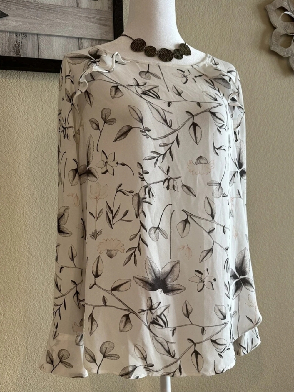 Loft Long Sleeve Floral Leaf Print Blouse With Front Ruffle Detail New With Tags